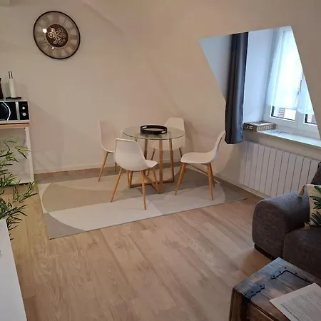 Bel Appartement, Apartment