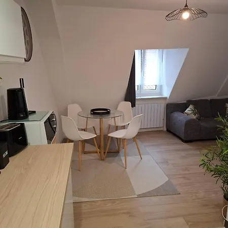 Bel Appartement, Apartment